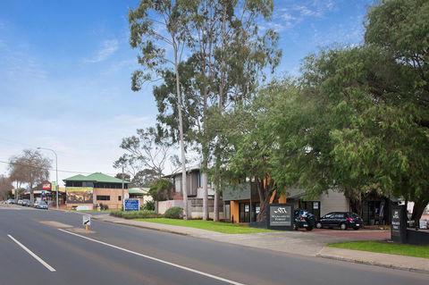 Margarets Forest - Pubs and Clubs 33