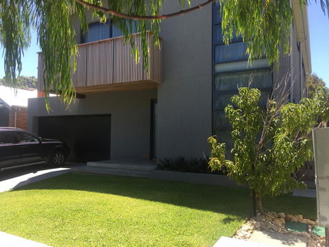 The Pool House - Fremantle - Pubs and Clubs 4