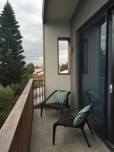The Pool House - Fremantle - Pubs and Clubs 8