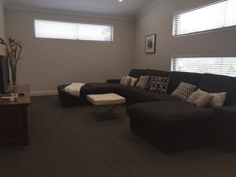 The Pool House - Fremantle - Pubs and Clubs 3