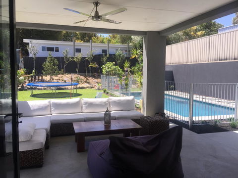 The Pool House - Fremantle - Pubs and Clubs 16