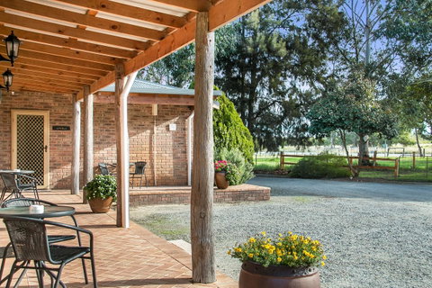 Coranda Lodge - Pubs and Clubs 24