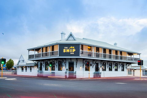 Nightcap At The Ship Inn - Go Out 4