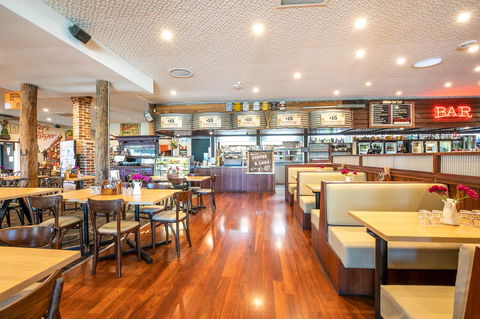 Nightcap At Wanneroo Tavern - Pubs and Clubs 32
