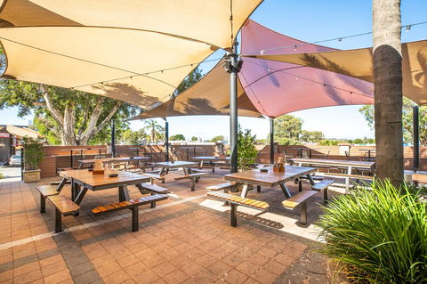 Nightcap At Wanneroo Tavern - Pubs and Clubs 29