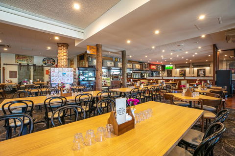 Nightcap At Wanneroo Tavern - Pubs and Clubs 31