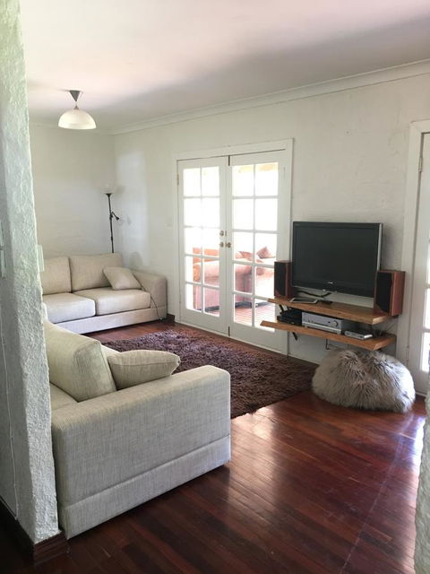 Nannup Bush Retreat - Pubs and Clubs 10