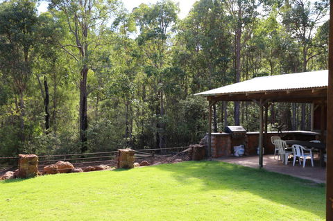 Nannup Bush Retreat - Pubs and Clubs 19