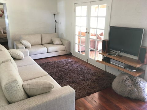 Nannup Bush Retreat - Pubs and Clubs 11