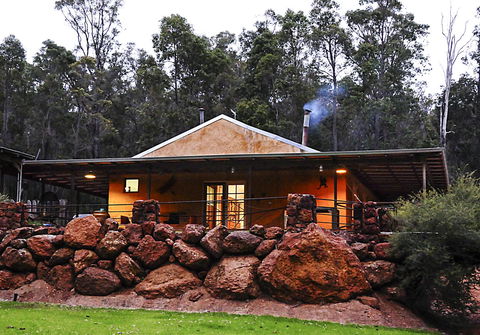 Nannup Bush Retreat - Pubs and Clubs 14