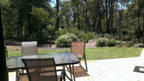 Yelverton Brook Conservation Sanctuary - Pubs and Clubs 43