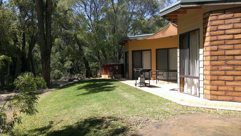 Yelverton Brook Conservation Sanctuary - Pubs and Clubs 3