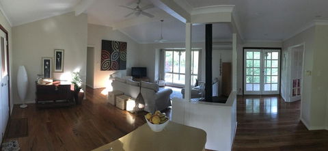 Tegwan's Nest Holiday Home - Pubs and Clubs 0