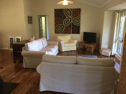 Tegwan's Nest Holiday Home - Pubs and Clubs 27