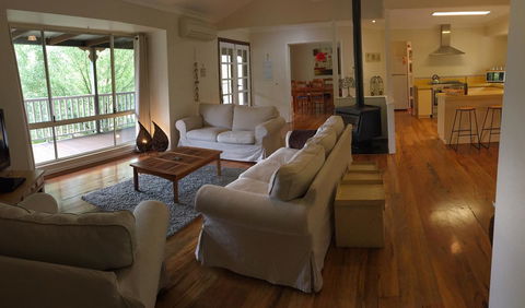 Tegwan's Nest Holiday Home - Pubs and Clubs 4