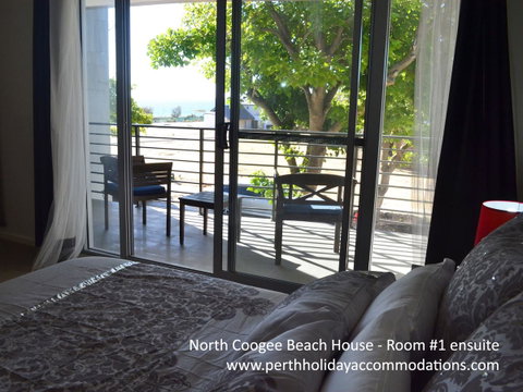 North Coogee Beach House - Go Out 2