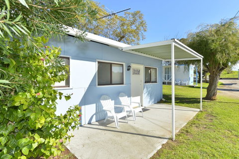 Mandurah Coastal Holiday Park - Pubs and Clubs 1