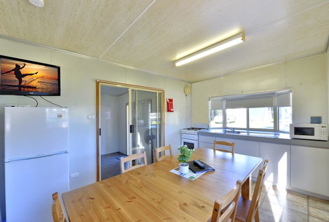 Mandurah Coastal Holiday Park - Pubs and Clubs 23