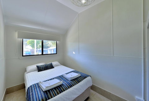 Mandurah Coastal Holiday Park - Pubs and Clubs 12