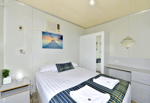 Mandurah Coastal Holiday Park - Pubs and Clubs 25