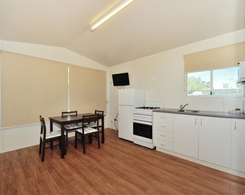 Mandurah Coastal Holiday Park - Pubs and Clubs 30
