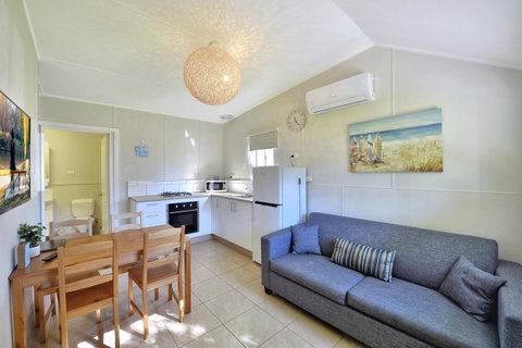 Mandurah Coastal Holiday Park - Pubs and Clubs 15