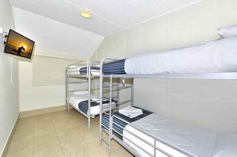 Mandurah Coastal Holiday Park - Pubs and Clubs 13