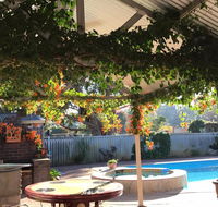 Swan Valley Rest Cottage - Pubs and Clubs
