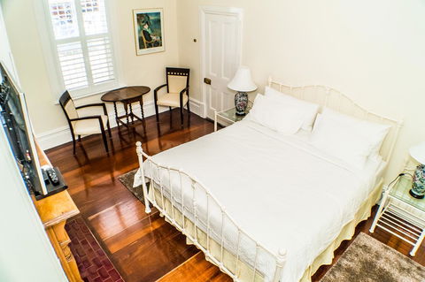 South Beach Bed & Breakfast - Pubs and Clubs 18