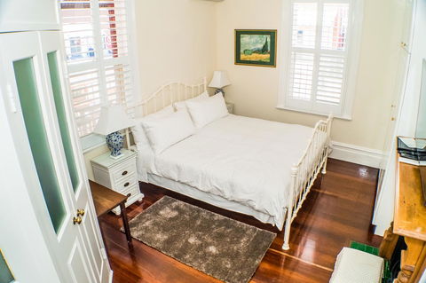 South Beach Bed & Breakfast - Pubs and Clubs 8