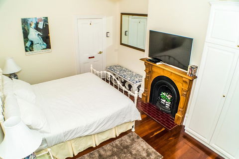 South Beach Bed & Breakfast - Pubs and Clubs 17