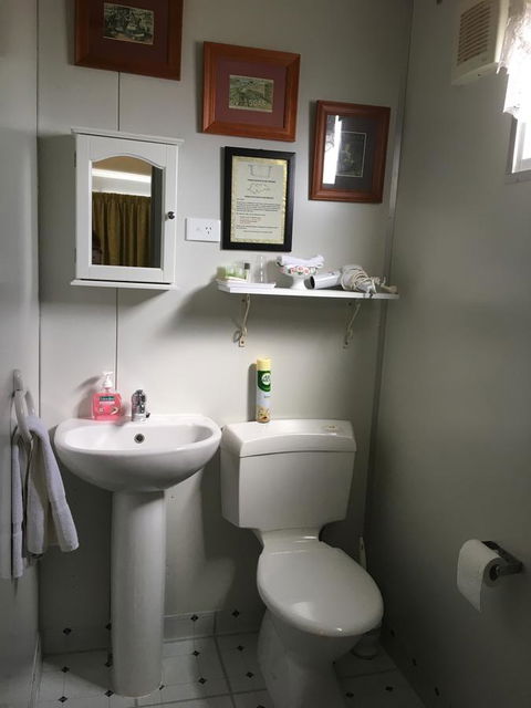 Armadale Cottage Bed & Breakfast - Pubs and Clubs 6