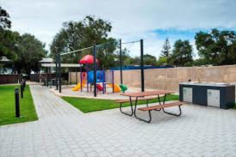 Beach Retreat - Busselton - Go Out 11