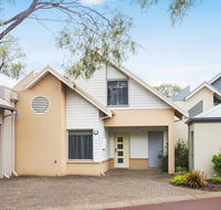 Beach Retreat - Busselton - Pubs and Clubs