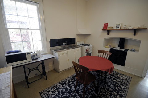 My Place Colonial Accommodation - Go Out 15