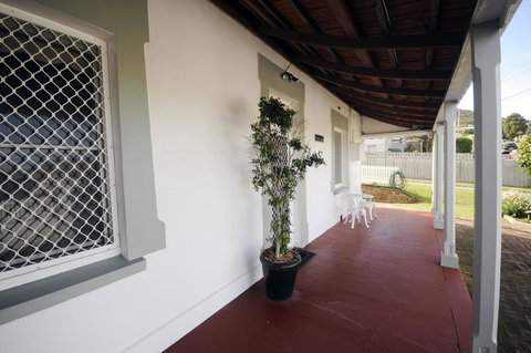 My Place Colonial Accommodation - Go Out 20