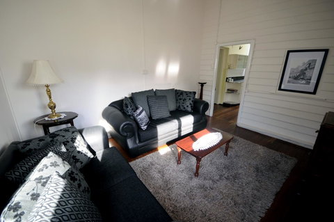 My Place Colonial Accommodation - Go Out 26