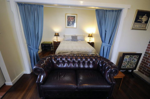 My Place Colonial Accommodation - Go Out 44