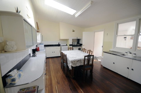 My Place Colonial Accommodation - Go Out 28