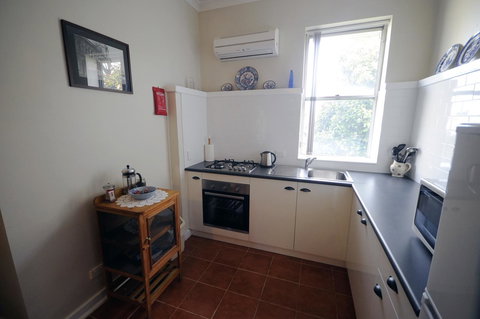 My Place Colonial Accommodation - Go Out 42