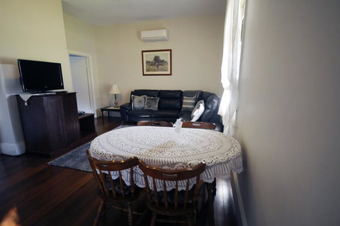My Place Colonial Accommodation - Go Out 39