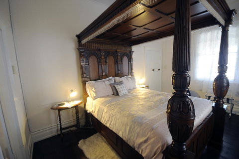 My Place Colonial Accommodation - Go Out 21