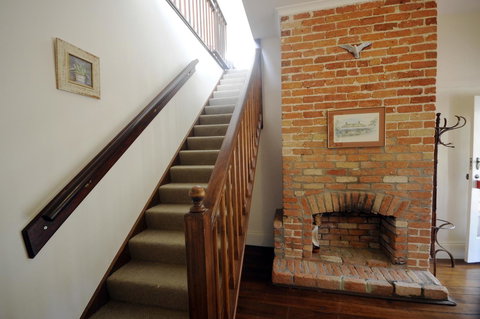 My Place Colonial Accommodation - Go Out 12