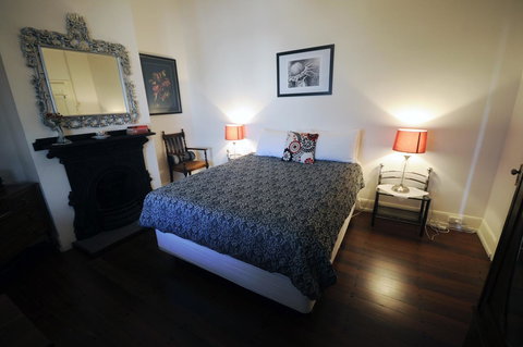My Place Colonial Accommodation - Go Out 33