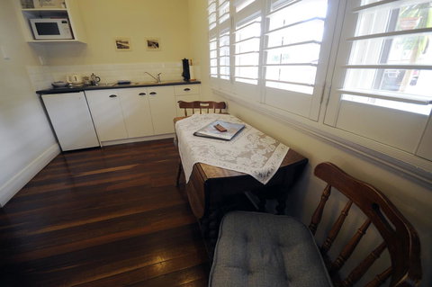 My Place Colonial Accommodation - Go Out 13