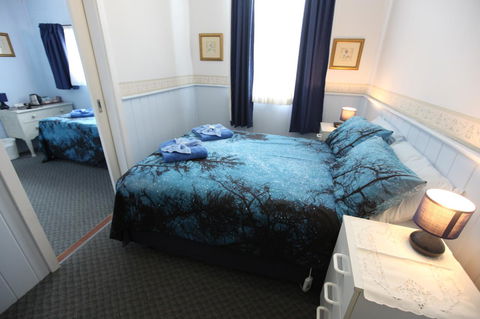 Jacaranda Guest House - Pubs and Clubs 6