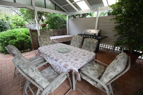 Jacaranda Guest House - Pubs and Clubs 30