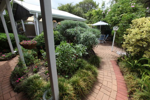 Jacaranda Guest House - Pubs and Clubs 26