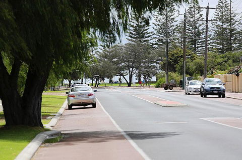 Jacaranda Guest House - Pubs and Clubs 42