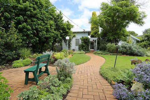 Jacaranda Guest House - Pubs and Clubs 38